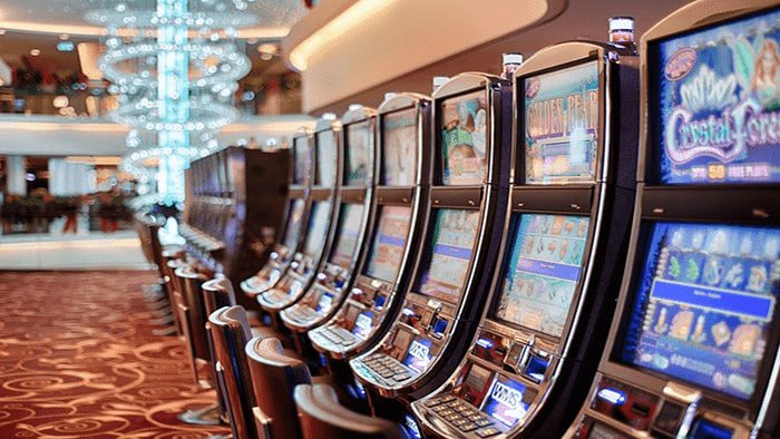 ggvip classic three-reel slot machine interface on a Filipino player's mobile phone